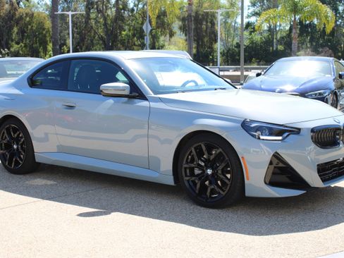 Used 2025 BMW 230i 230i w/ M Sport Package image 8