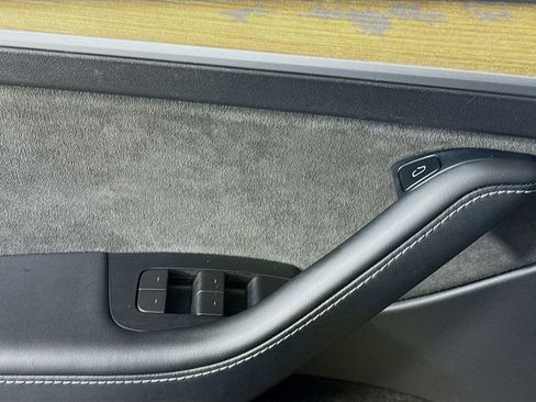 Used 2023 Tesla Model Y Long Range image 19