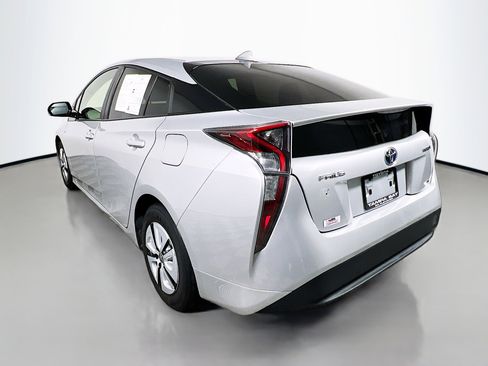 Used 2018 Toyota Prius Two image 8