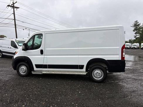 Used 2025 RAM ProMaster 2500 w/ U-Haul Equipment Group FWD image 4