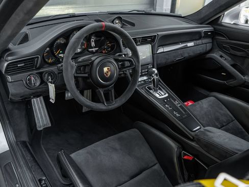 Used 2019 Porsche 911 GT2 RS RWD image 30
