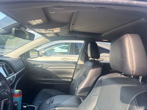 Used 2019 Toyota Highlander Limited AWD/4WD image 15