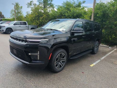 New 2026 Jeep Grand Wagoneer L 4WD image 9