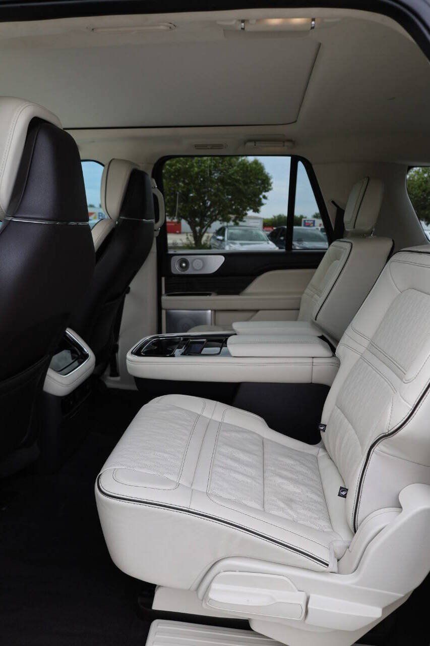 Used 2022 Lincoln Navigator L Black Label AWD/4WD image 18
