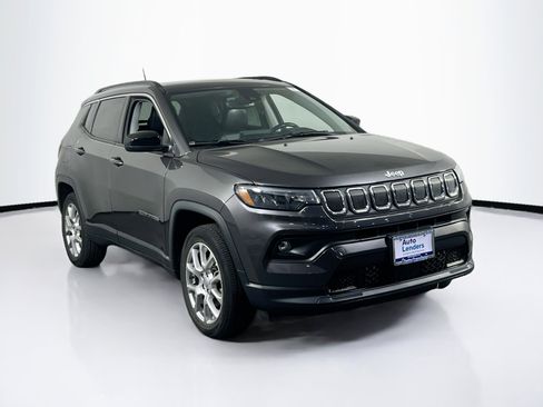 Used 2022 Jeep Compass Latitude w/ Sun and Sound Group image 3