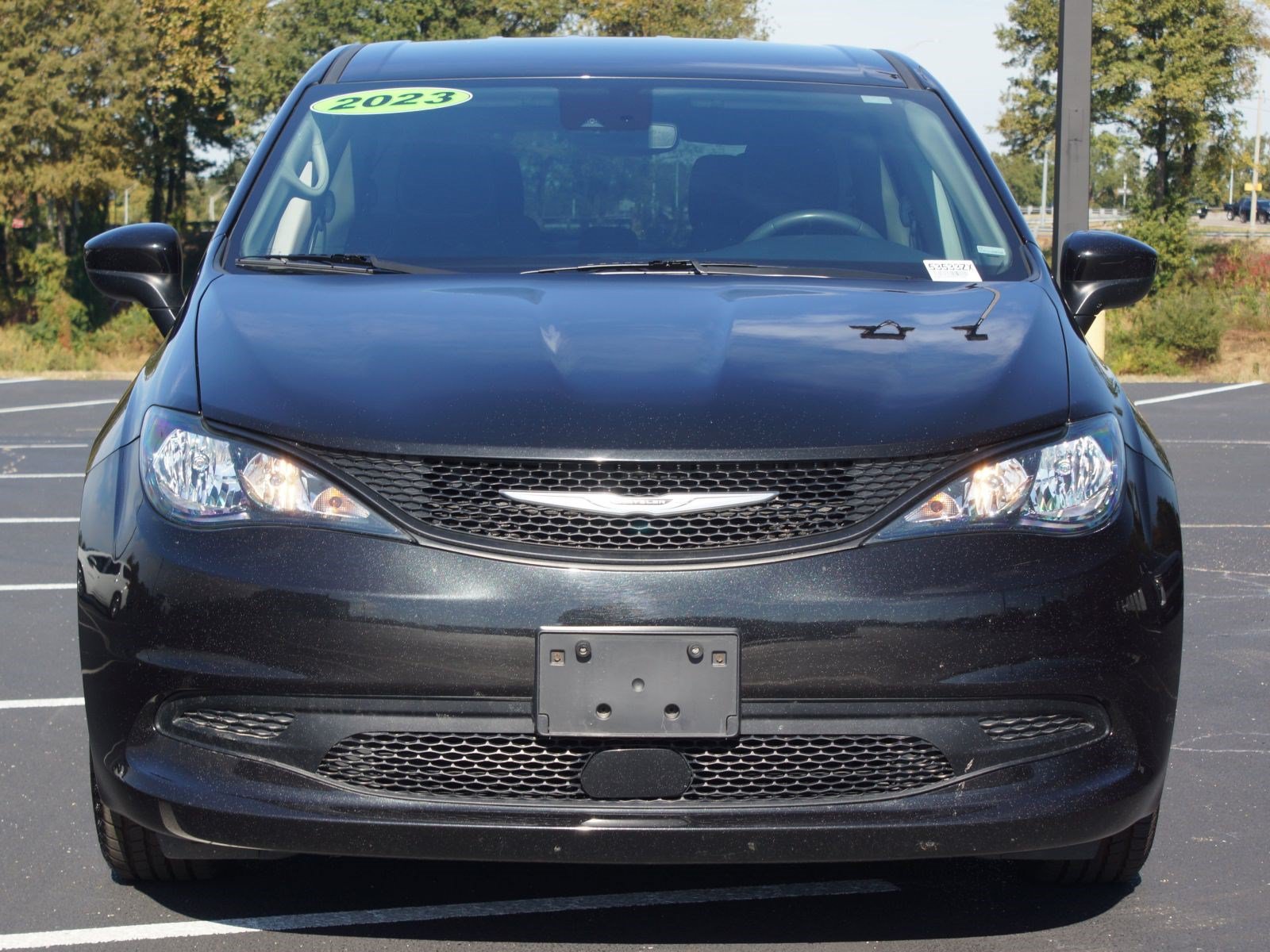 Used 2023 Chrysler Voyager LX FWD image 23