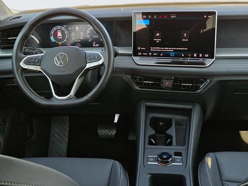 Used 2026 Volkswagen Tiguan SE FWD image 13
