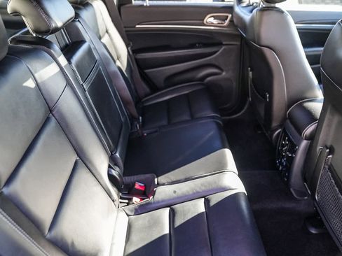 Used 2017 Jeep Grand Cherokee Limited image 14