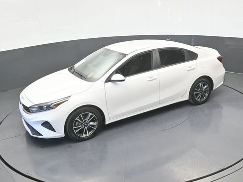 Used 2023 Kia Forte LXS image 44