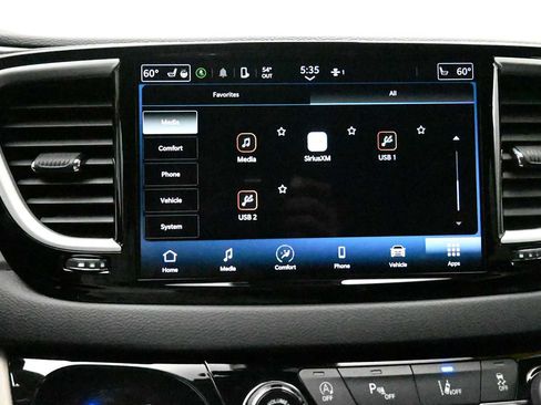 Used 2023 Chrysler Pacifica Touring-L FWD image 20