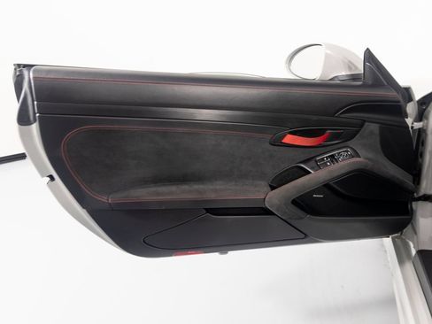 Certified 2021 Porsche 718 Boxster Spyder RWD image 19