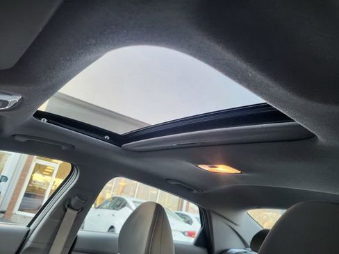 Used 2025 Hyundai Elantra SEL image 12