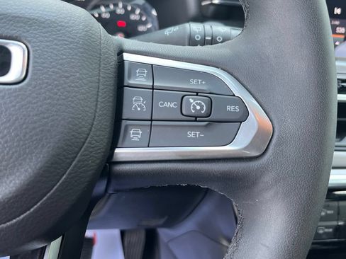 Used 2025 Jeep Compass Limited AWD/4WD image 21