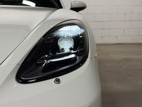 Certified 2025 Porsche 718 Boxster RWD image 10