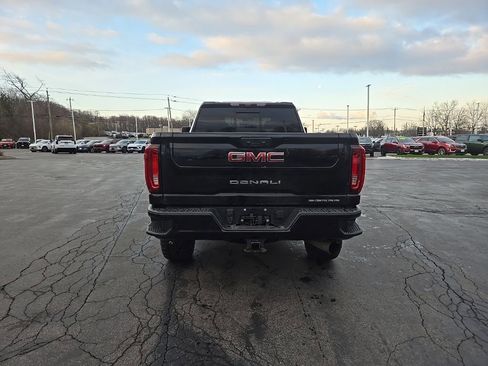 Used 2023 GMC Sierra 3500 Denali w/ Denali Black Diamond Edition image 4