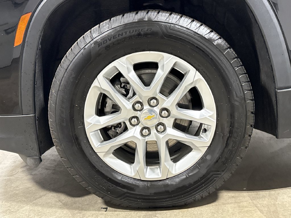 Used 2022 Chevrolet Traverse LS FWD image 27