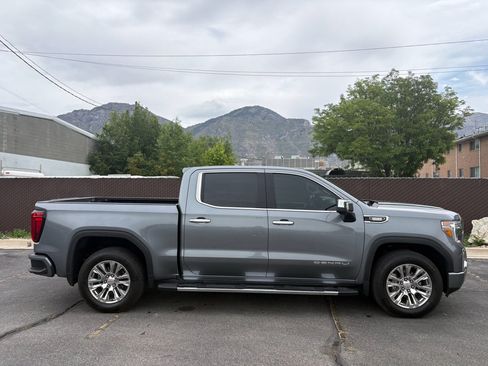 Used 2022 GMC Sierra 1500 Denali w/ Driver Alert Package II AWD/4WD image 2