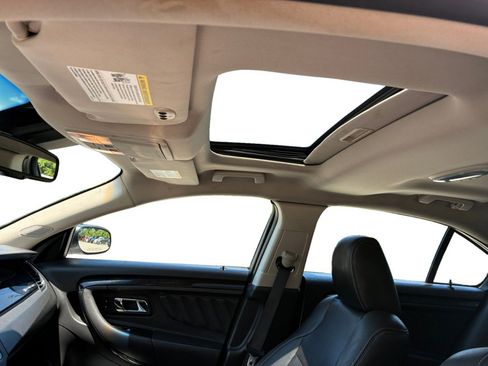 Used 2010 Ford Taurus Limited FWD image 20