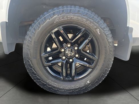 Used 2019 Chevrolet Silverado 1500 LT Trail Boss AWD/4WD image 12