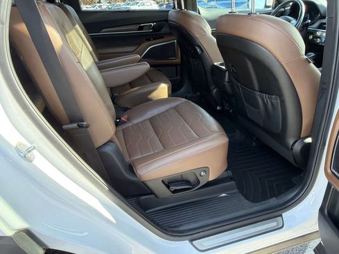 Used 2022 Kia Telluride SX w/ SX Prestige Package AWD/4WD image 15