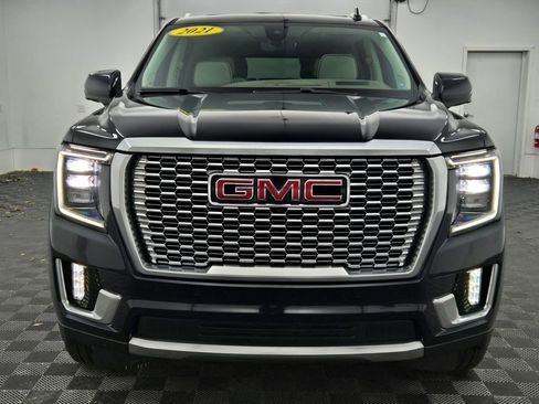 Used 2021 GMC Yukon Denali w/ Denali Premium Package image 24