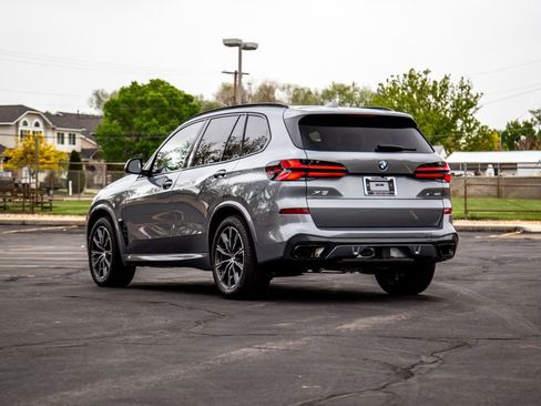 New 2026 BMW X5 xDrive40i w/ M Sport Package image 3