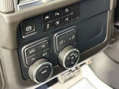 Used 2025 Chevrolet Tahoe RST w/ RST Performance Edition image 10