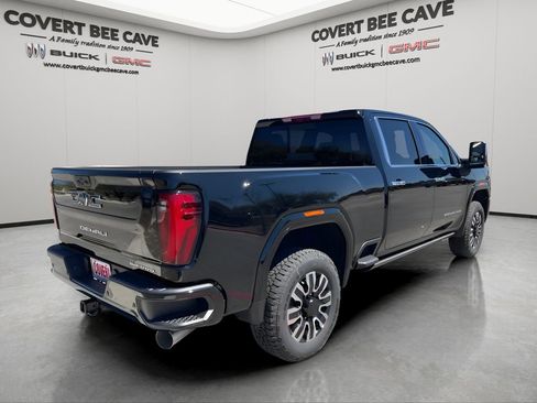 Certified 2025 GMC Sierra 2500 Denali Ultimate image 9