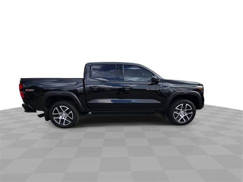 Used 2024 Chevrolet Colorado Z71 w/ Z71 Convenience Package 2 image 9