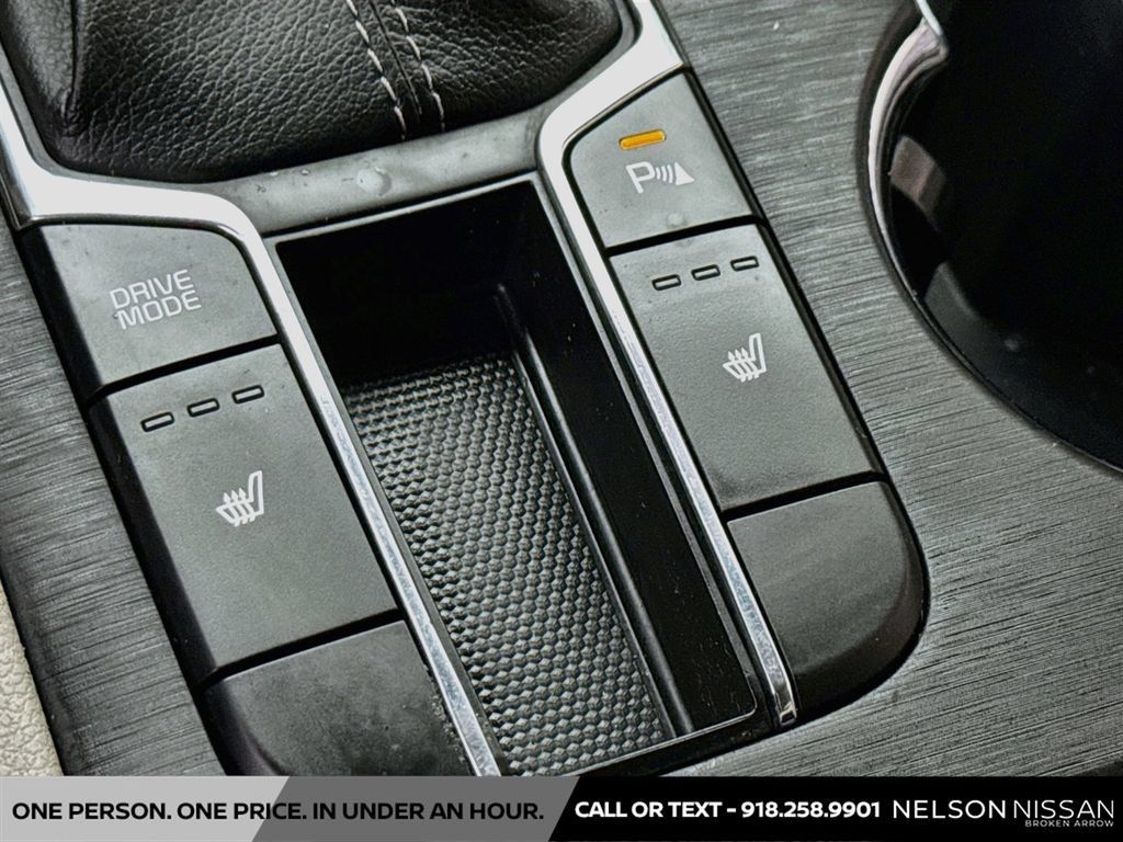 Used 2021 Kia Sedona EX FWD image 19