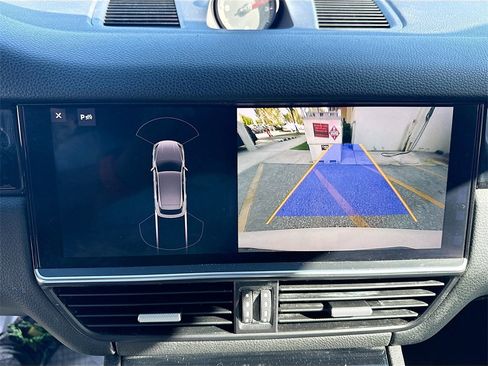 Used 2019 Porsche Cayenne S w/ Premium Plus Package image 15