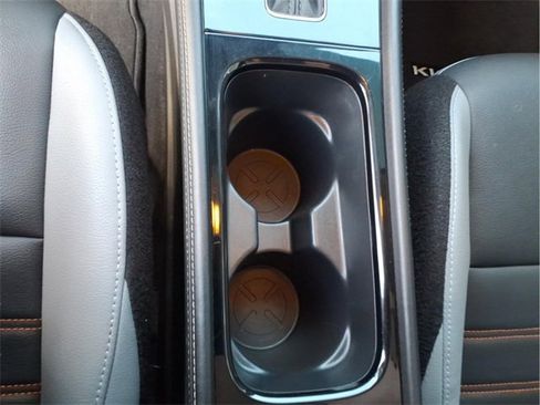 Used 2023 Nissan Kicks SR w/ SR Premium Package image 23