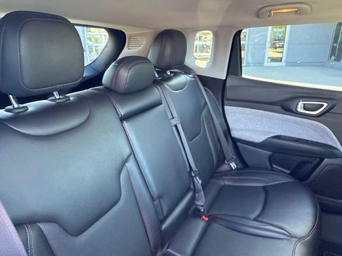 Used 2022 Jeep Compass Latitude AWD/4WD image 38