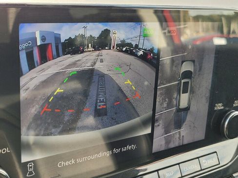 Used 2022 Nissan Pathfinder SL w/ SL Premium Package image 18