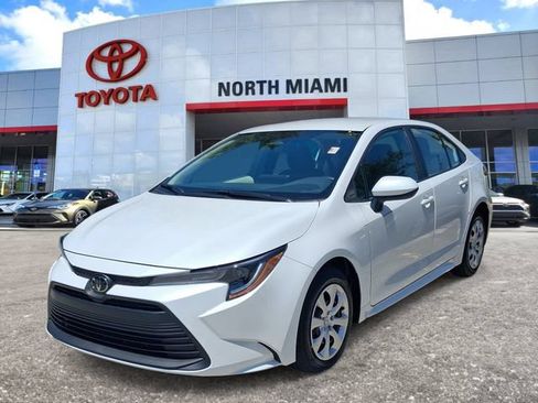Used 2026 Toyota Corolla LE FWD image 2