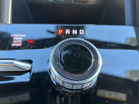 New 2025 Jeep Grand Cherokee Limited w/ Black Appearance Package image 22