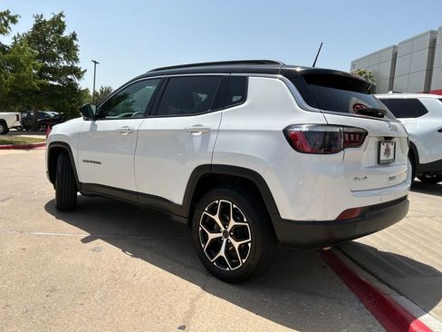 Used 2025 Jeep Compass Limited AWD/4WD image 8