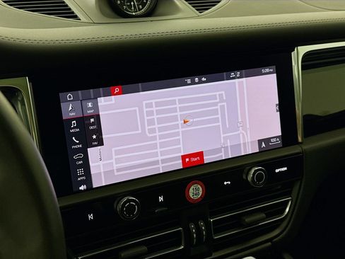 Certified 2025 Porsche Macan AWD/4WD image 19