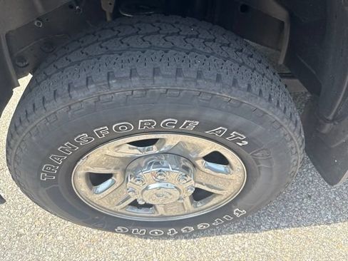 Used 2024 RAM 2500 Tradesman w/ Chrome Appearance Group AWD/4WD image 9