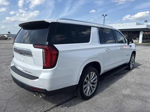 Used 2024 GMC Yukon XL Denali w/ Advanced Technology Package AWD/4WD image 4