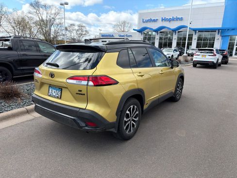 Used 2024 Toyota Corolla Cross SE w/ Moonroof Package image 4