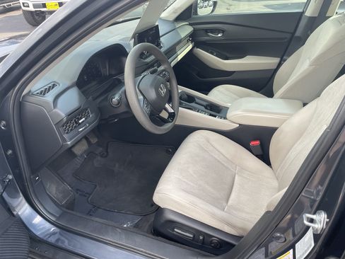 Used 2023 Honda Accord EX image 12