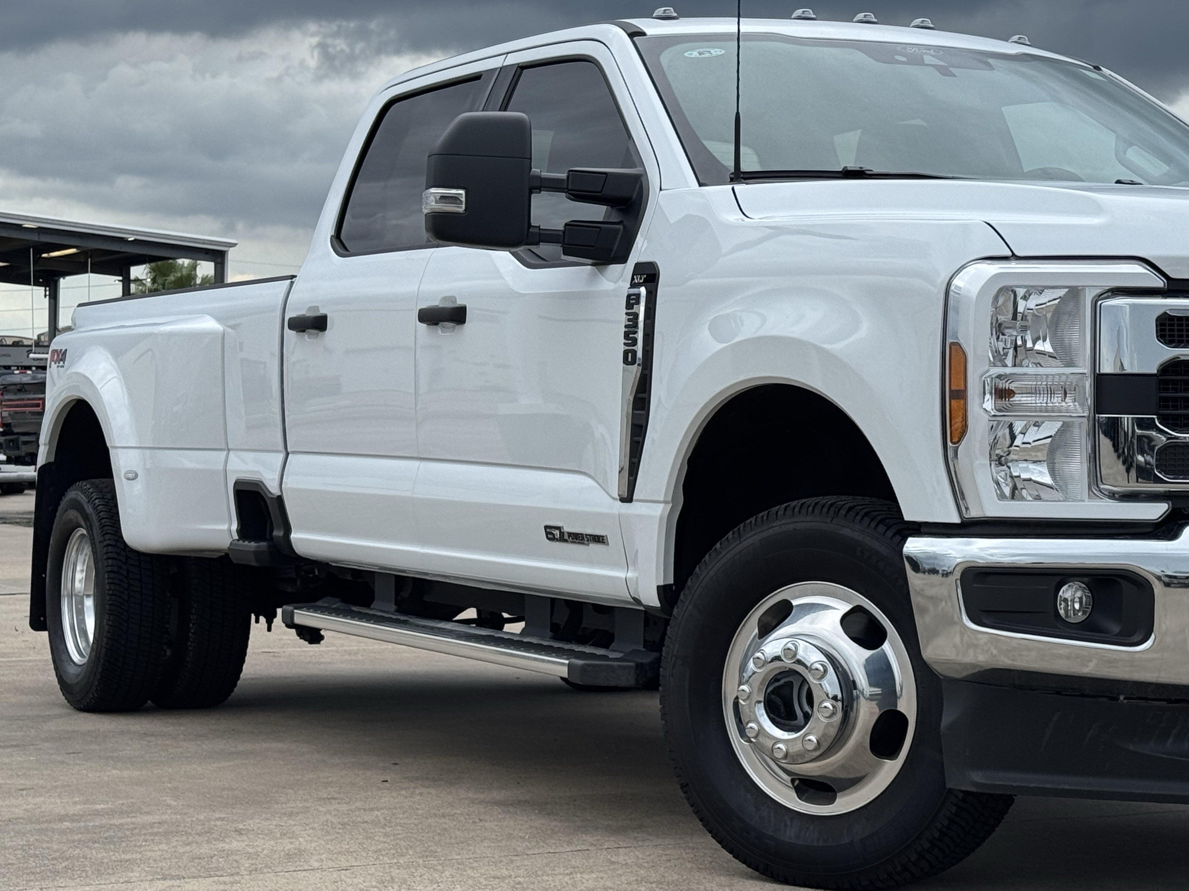 Used 2026 Ford F350 XLT AWD/4WD image 3