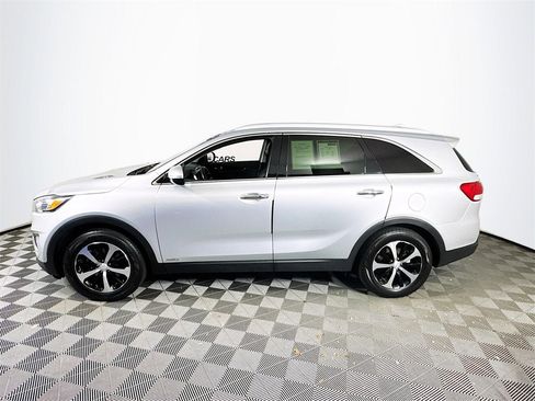 Used 2018 Kia Sorento EX image 4