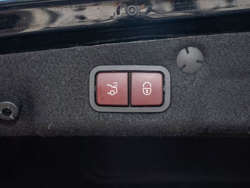 Used 2021 Mercedes-Benz C 300 4MATIC Sedan w/ Premium Package image 10