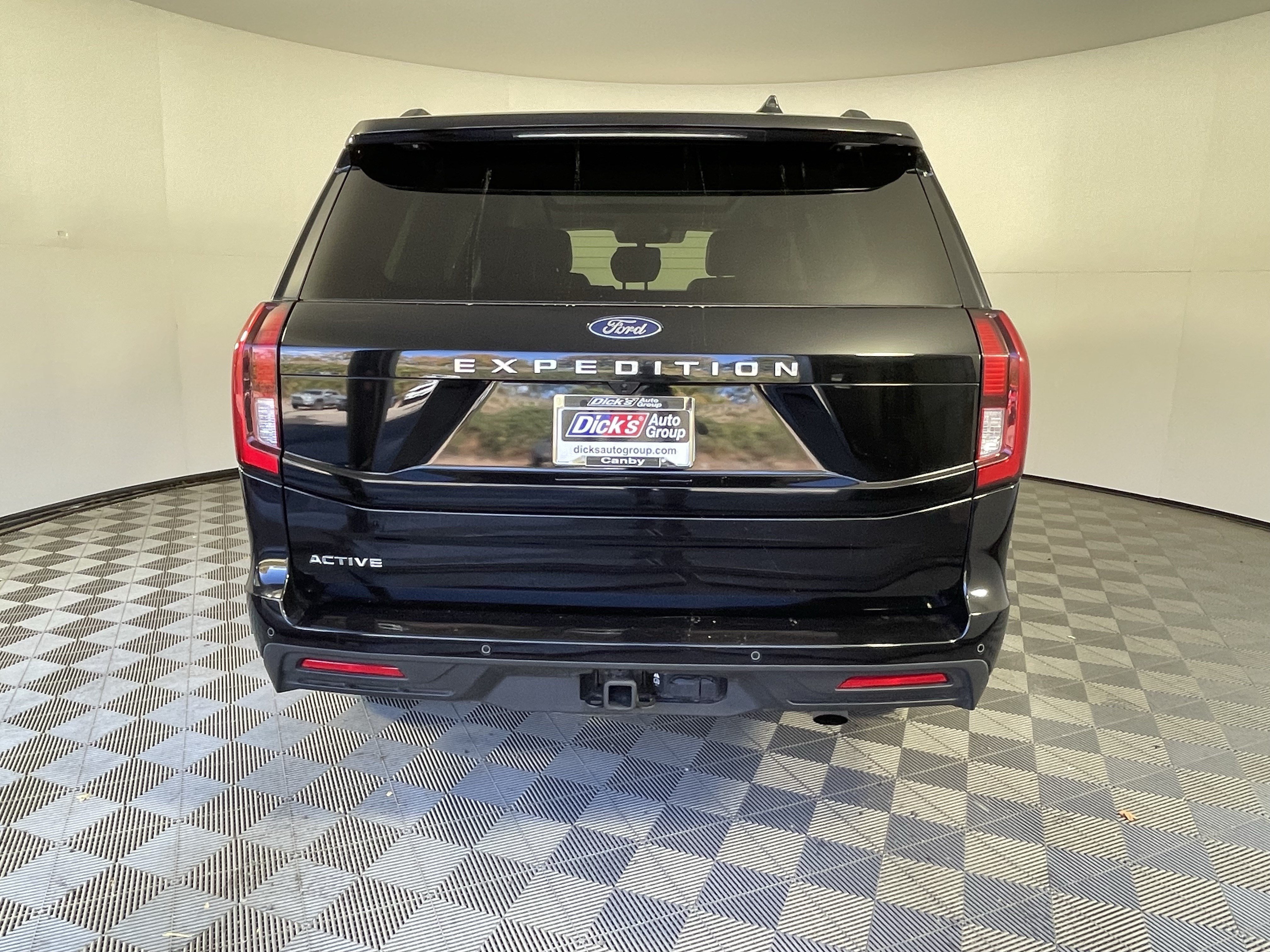 Used 2025 Ford Expedition Active AWD/4WD image 4