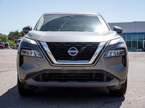 Used 2023 Nissan Rogue SV FWD image 2