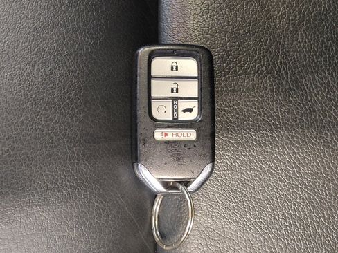 Used 2021 Honda Pilot Touring image 32