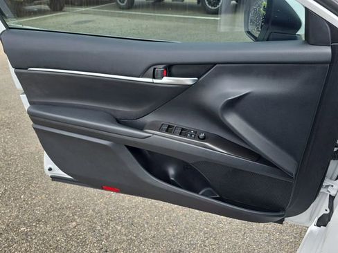 Used 2023 Toyota Camry SE FWD image 27