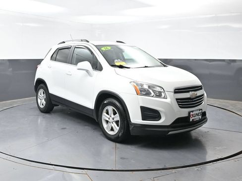Used 2016 Chevrolet Trax LT w/ LT Convenience Package FWD image 6